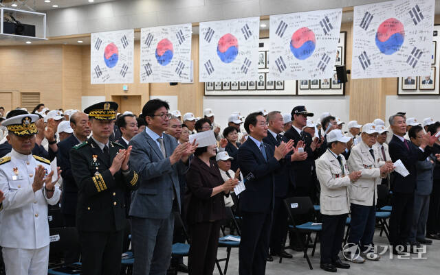 25일 오전 인천 남동구 인천시청에서 6·25전쟁 제74주년 기념식이 열리고 있다. 조병석기자