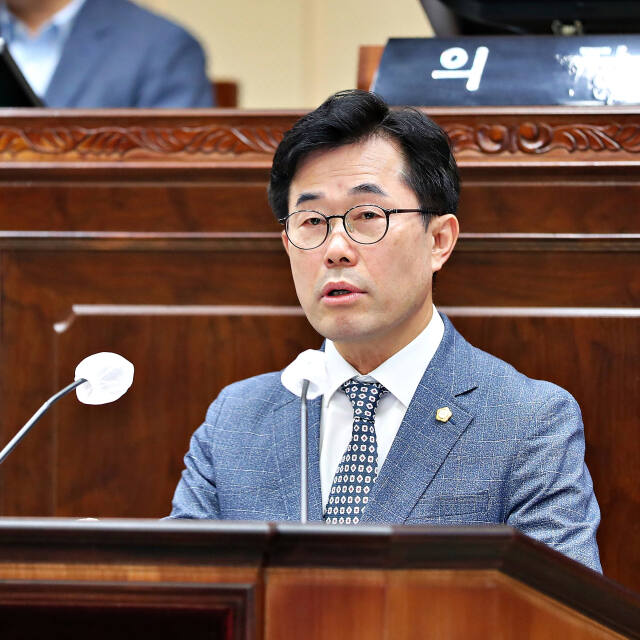 김태흥 의왕시의회의원이 25일 일선 지구대와 파출소를 통·폐합하는 제도를 폐지해야 한다고 주장하고 있다. 의왕시의회 제공