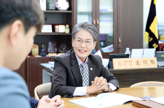 [가][우리동네 일꾼]송미희 시흥시의회 의장...‘팀 시흥시의회’ 만들다