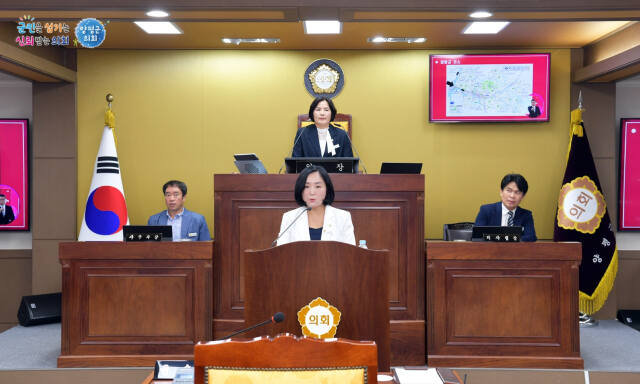 지민희 양평군의원이 제300회 정례회 제2차 본회의에서 5분 자유발언을 하고 있다. 양평군의회 제공.