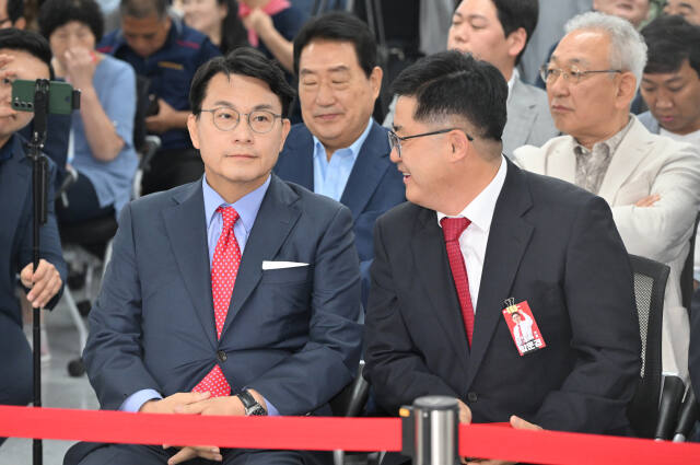 윤상현 국민의힘 당대표 후보가 1일 인천 남동구 국민의힘 인천시당에서 열린 아침간담회 당대표 후보와의 만남에 참석하고 있다. 조병석기자