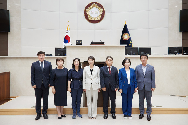 20240701 용인특례시의회, 제284회 임시회 열어…의장 유진선, 부의장 이창식 선출(1)