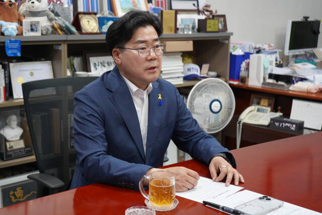 더불어민주당 박찬대 국회의원(인천 연수갑)이 제22대 국회운영위원장으로서의 소감 및 앞으로의 각오 등에 대해 말하고 있다. 박 의원 제공