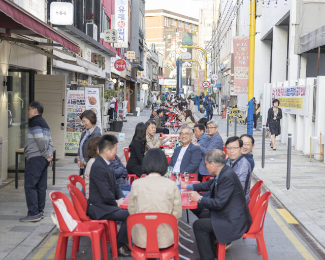 개항누리길 포차거리. 중구제공