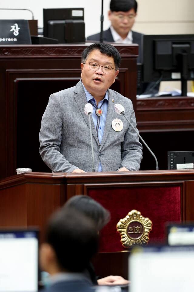 인천시의회 신동섭 의원(국민의힘·남동4)이 최근 ‘제295회 정례회’ 제5차 본회에서 5분 자유발언을 하고 있다. 시의회 제공