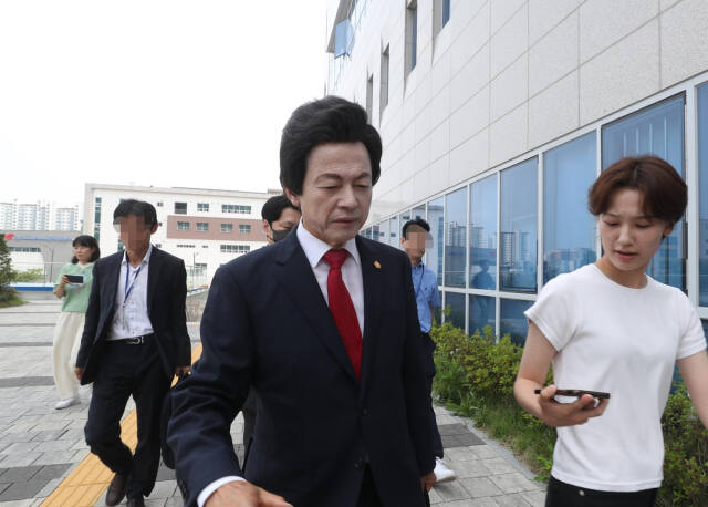 출석한 허경영 대표. 연합뉴스