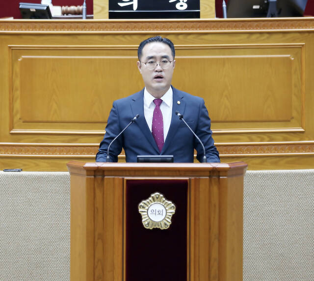 강익수 안양시의원. 안양시의회 제공