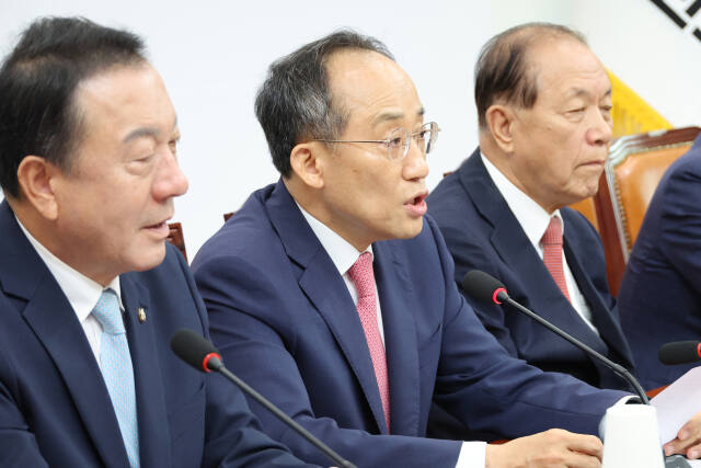 국민의힘 추경호 원내대표가 15일 오전 서울 여의도 국회에서 열린 비상대책위원회의에서 발언하고 있다. 연합뉴스