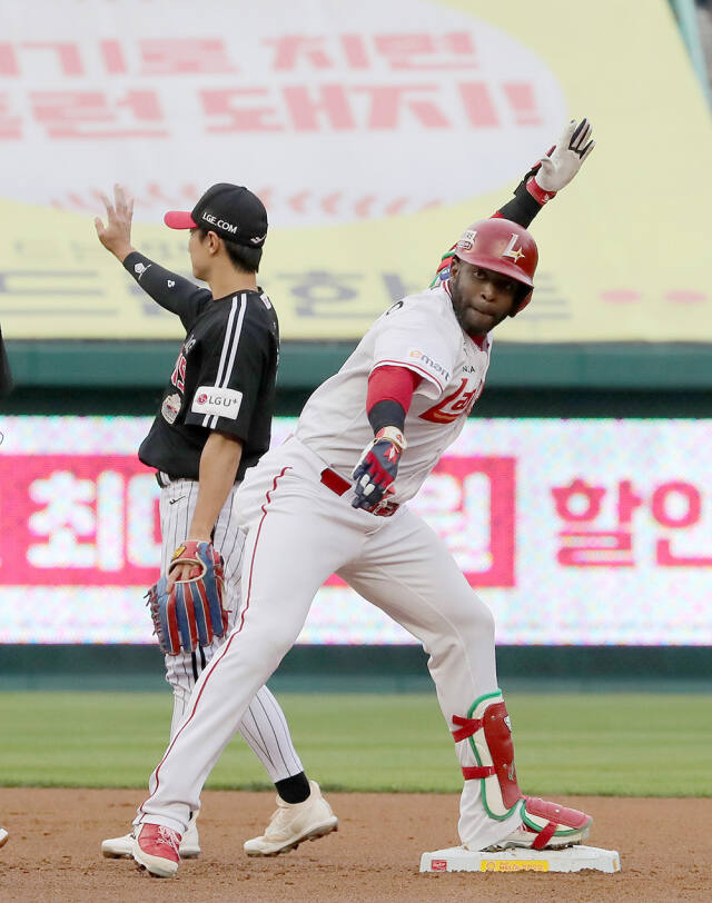 SSG 랜더스가 이번 주중 5위 탈출의 분수령이 될 3위 LG와의 잠실 원정 3연전을 치른다.SSG 랜더스 제공