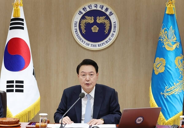 윤석열 대통령이 지난 4월16일 서울 용산 대통령실 청사에서 열린 국무회의에서 발언하고 있다. 연합뉴스