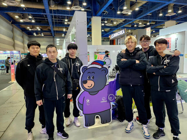 인천도시공사(iH)가 지난 2022년부터 장애인 의무고용 정책 동참을 위해 골볼선수(중증장애인)와 감독·코치 등을 채용하며 장애인 문화체육분야 육성지원에 나서고 있다. iH 제공