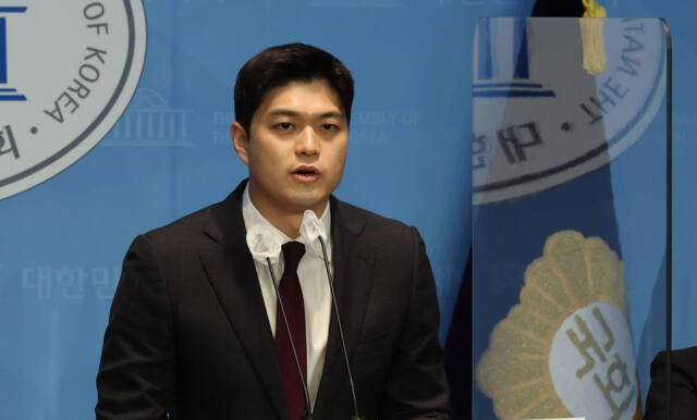 29일 필리버스터(무제한토론) 신기록을 달성한 김용태 국민의힘 의원. 연합뉴스