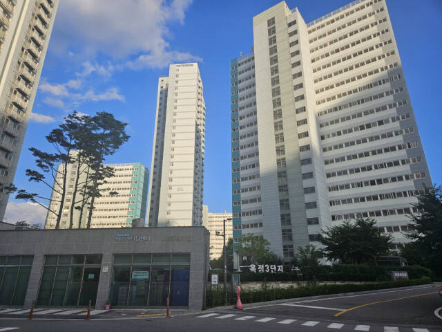 동두천양주교육지원청이 신규 교원 등 저경력 교직원들의 주거안정을 위해 공동사택으로 마련한 양주시 옥정지구 내 옥정3단지 아파트 전경. 동두천양주교육지원청 제공