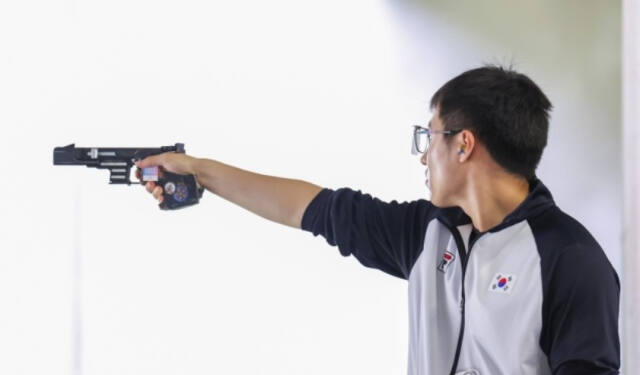 조영재가 2024 파리 올림픽 사격 남자 25m 속사권총 결선에서 25점으로 은메달을 획득했다.연합뉴스