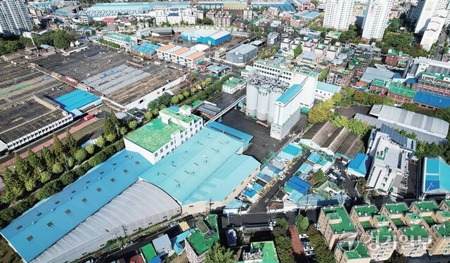 옛 동일방직과 사조동아원(동아제분), 사이토정미소 등 근대 산업시설이 밀집한 인천 동구 만석동30의1 일대 모습. 경기일보 DB