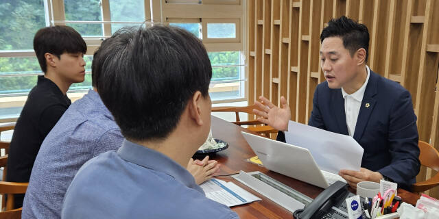 오석규 의원이 남양주시 별내역까지 운행하는 버스노선 신설 필요성을 이야기 하고 있다. 오석규 의원 제공