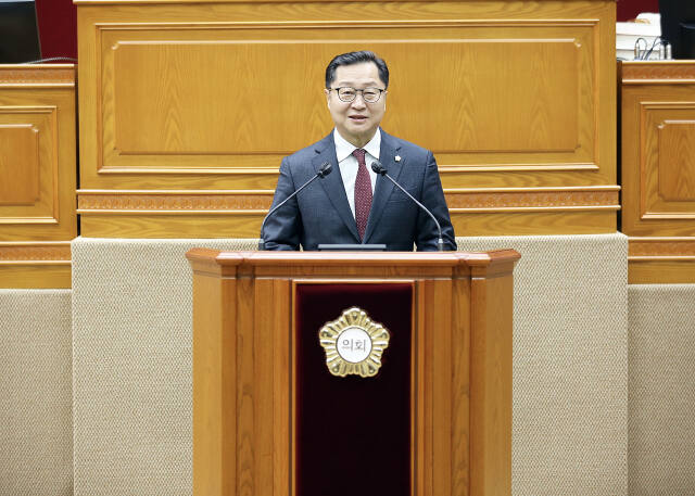 김정중 안양시의원이 시정질의를 하고 있다. 안양시의회 제공
