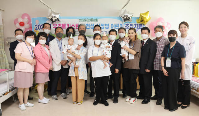 가천대 길병원과 인천시 초청으로 입국해 심장병 수술을 받은 우즈베키스탄 어린이들이 축하 기념식에 건강한 모습으로 참석했다. 가천대 길병원 제공
