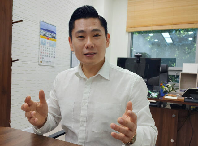 김지호 의정부시의회 예결위원장이 예산심의 원칙에 대해 이야기 하고 있다. 김창학 기자