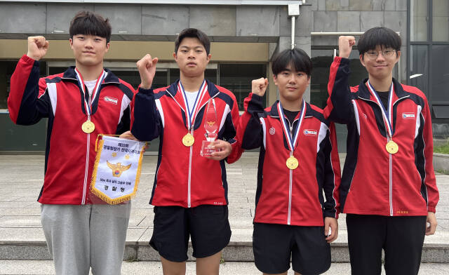 제33회 경찰청장기 전국사격대회 남자 고등부 50m 복사 단체전서 한국주니어신기록을 합작한 (왼쪽부터)하세민, 권오철, 서희승, 박민서.경기체고 제공