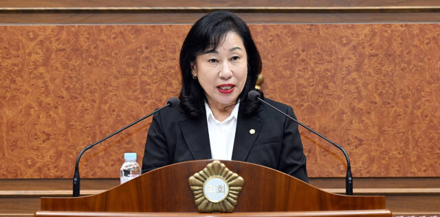 권안나 의원이 5분 자유발언을 통해 의정부 역세권 개발의 필요성을 강조하고 있다.의정부시의회 제공