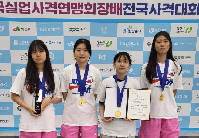 2024 한국실업연맹회장배 전국사격대회 여고 50m복사 단체전 우승을 차지한 고양 주엽고 선수들.주엽고 제공