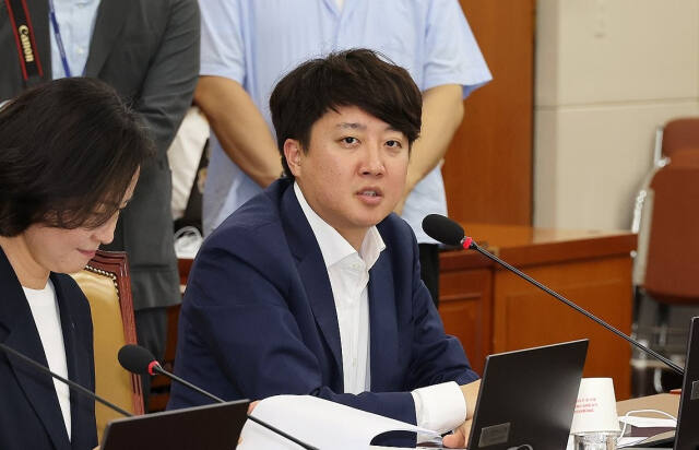 7월 16일 오후 열린 국회 이진숙 방통위원장 후보자 인사청문회에서 개혁신당 이준석 의원이 발언하고 있다. 연합뉴스