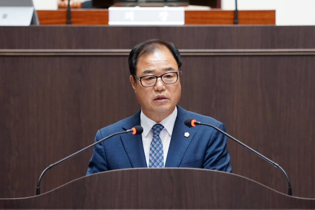 경기 광주시의회 박상영 의원(더불어민주당)이 제312회 임시회 제1차 본회의 자유발언을 통해 광주지역에서 추진되고 있는 국가 기반시설 사업의 문제점을 지적하고 대책 마련을 촉구했다. 광주시의회 제공