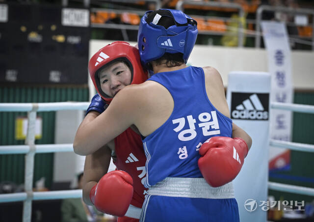 제105회 전국체전, 성남시청 선수진, 복싱 여자일반부 미들급 금메달 [포토뉴스]