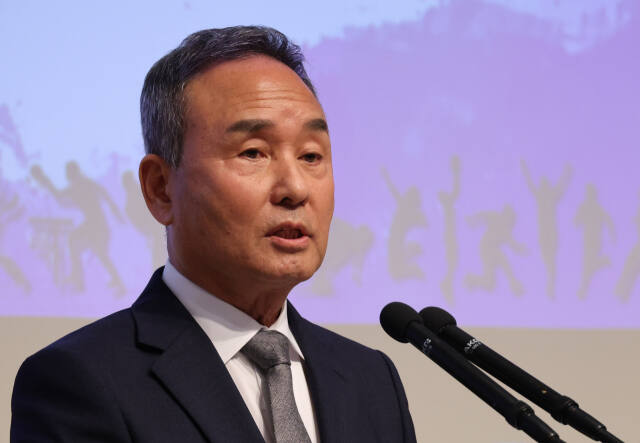 강신욱 단국대 명예교수가 23일 서울 한국프레스센터에서 대한체육회장 선거 출마 선언 기자회견서 발언하고 있다. 연합뉴스