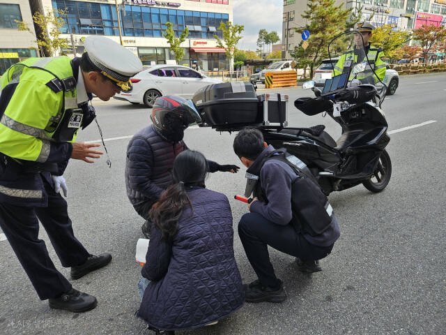 23일 남양주시는 남양주남부경찰서와 불법 이륜차 합동단속을 실시하고 있다. 남양주시 제공