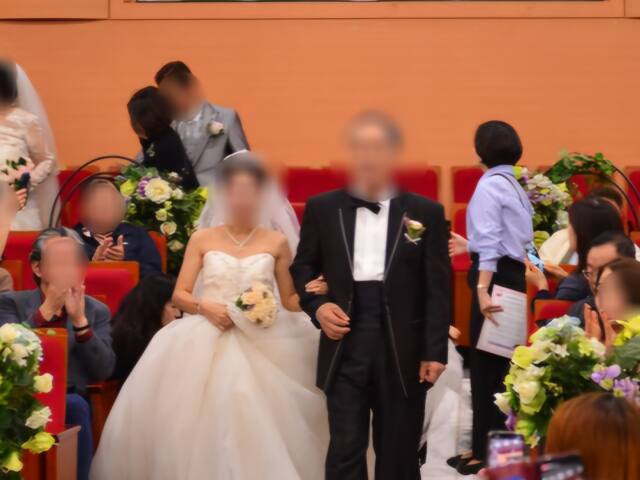 인천 부평구청 대회의실에서 결혼식이 열리고 있는 모습으로 기사 본문과 구체적인 관련 없음. 인천노장년층합동결혼식추진위원회 제공