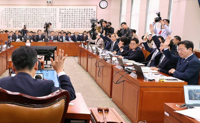 국회 법제사법위원회가 오는 14일 국회 본회의에서 처리될 ‘김건희 여사 특검법’을 상정하고 있다. 연합뉴스