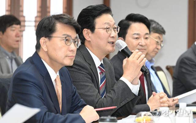 손범규 국민의힘 인천시당 위원장이 12일 오전 인천 남동구 인천시청에서 열린 2024년 국민의힘 인천시당-인천시 당정협의회에서 인사말을 하고 있다.