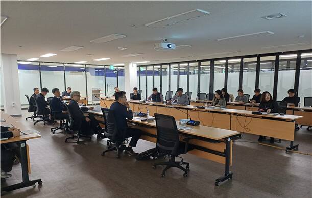 최근 시청 회의실에서 인천시가 ‘간선급행버스체계(BRT) 기본구상 및 타당성 조사 용역’ 착수보고회를 하고 있다. 인천시 제공