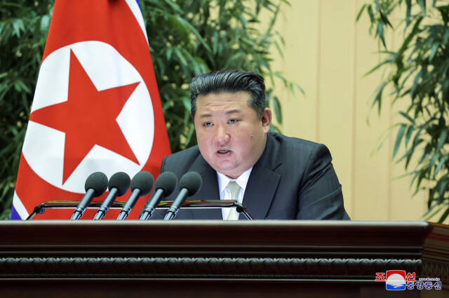북한 제4차 조선인민군 대대장, 대대정치지도원 대회가 지난 14-15일 평양에서 진행됐다고 조선중앙통신이 18일 보도했다. 대회에서 김정은 북한 국무위원장은 이틀차 행사에서 '조성된 정세와 공화국무력 대대장·대대정치지도원들의 임무에 대하여'를 주제로 연설했다고 전했다. [국내에서만 사용가능. 재배포 금지. For Use Only in the Republic of Korea. No Redistribution] 연합뉴스