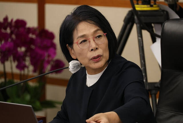 10월 17일 대전 한국과학기술원(KAIST)에서 열린 국회 과학기술정보방송통신위원회의 국정감사에서 더불어민주당 소속 최민희 위원장이 발언하고 있다. 연합뉴스