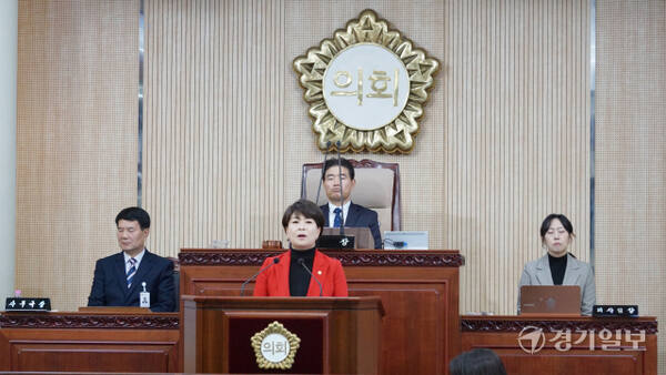 25일 개회한 고양특례시의회 제290회 제2차 정례회 첫 날 본회의에서 국민의힘 장예선 의원이 교섭단체 대표의원 연설을 하고 있다. 신진욱기자