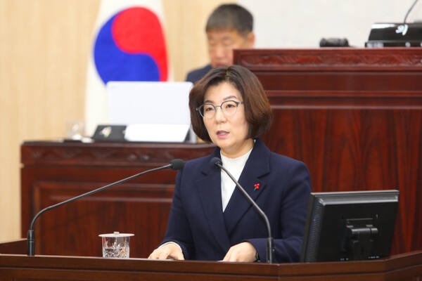 김보라 안성시장이 25일 안성시의회에서 2025년 시정 운영 방향 및 예산안에 대해 시정 연설을 했다. 안성시 제공