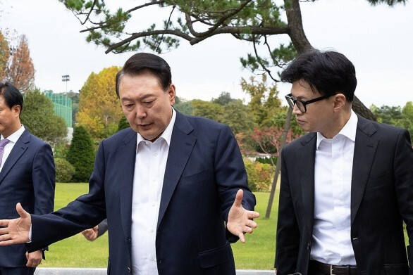 윤석열 대통령과 국민의힘 한동훈 대표. 연합뉴스
