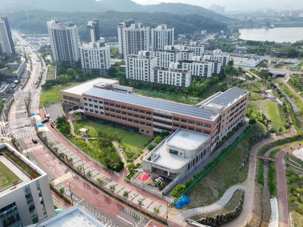 의왕 백운호수초등학교 전경. 의왕시 제공