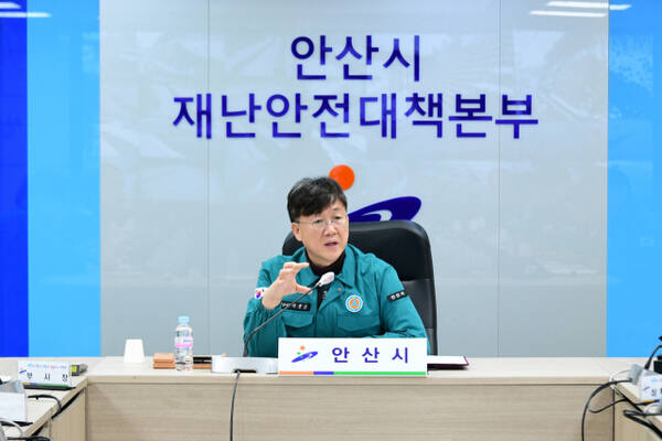 안산시가 지난달 내린 폭설로 인한 피해시설 복구를 위해 예비비 28억원을 선지급, 피해복구에 나선다. 안산시 제공