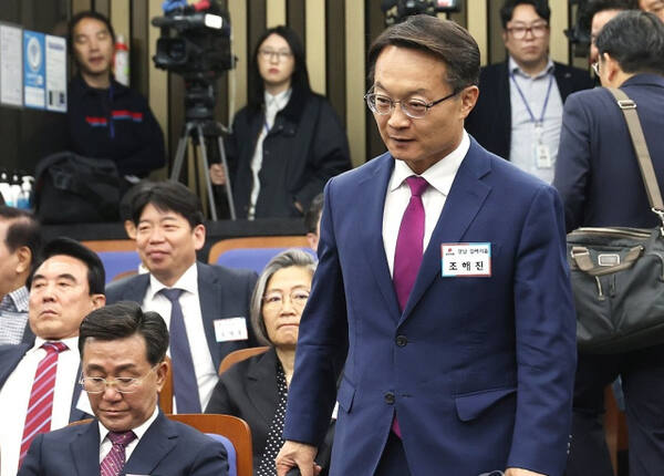 국민의힘 원외조직위원장 간담회에 입장하고 있는 조해진 전 의원. 연합뉴스