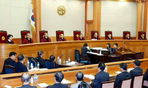 노무현 전 대통령 탄핵심판 장면. 연합뉴스