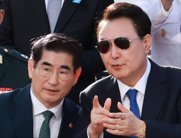 김용현 전 국방장관과 윤석열 대통령. 연합뉴스
