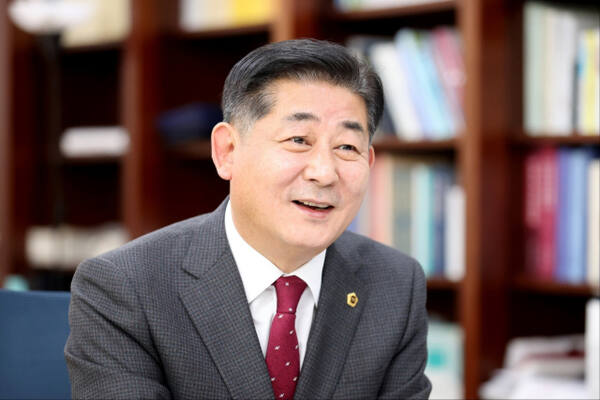 정해권 인천시의회 의장(국민의힘·연수1). 시의회 제공
