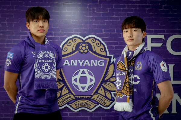 K리그1 FC안양에 새로 합류한 김지훈(왼쪽)과 장정우. FC안양 제공