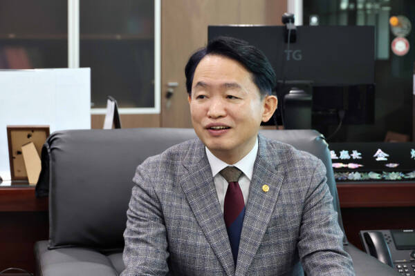 김찬진 인천 동구청장. 동구 제공