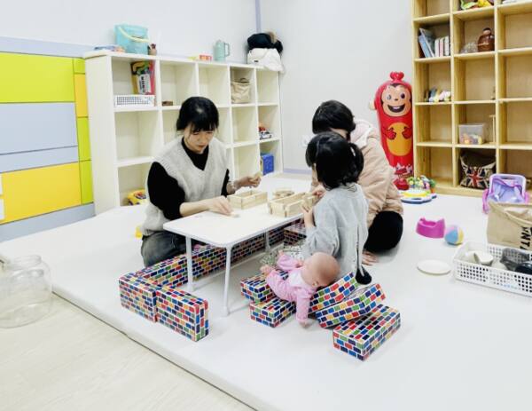 인천맘센터에서 영유아 놀이 치료를 하고 있다. 인천시 제공