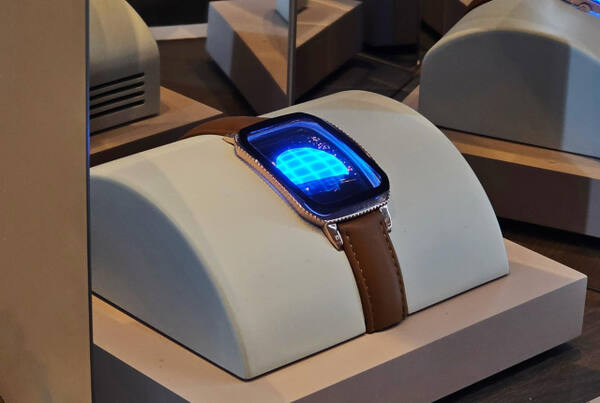 삼성디스플레이가 ‘CES 2025’에서 공개한 워치용 마이크로 LED. 삼성디스플레이